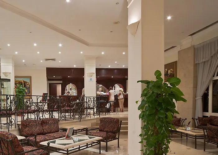 Курортный комплекс Bella Vista Families And Couples Only Хургада