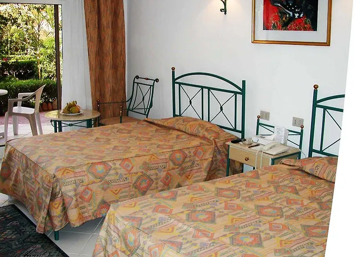 Bella Vista Families And Couples Only 4* Хургада