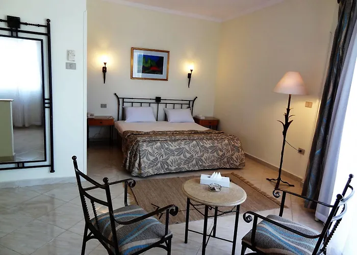 Bella Vista Families And Couples Only 4* Хургада