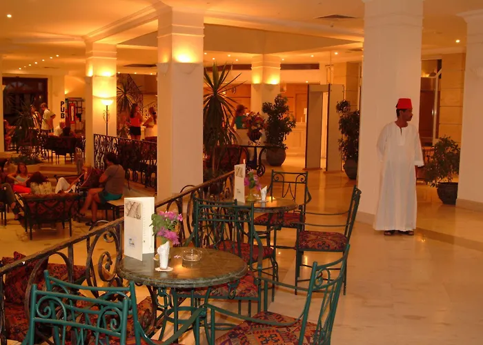 Bella Vista Families And Couples Only 4* Хургада