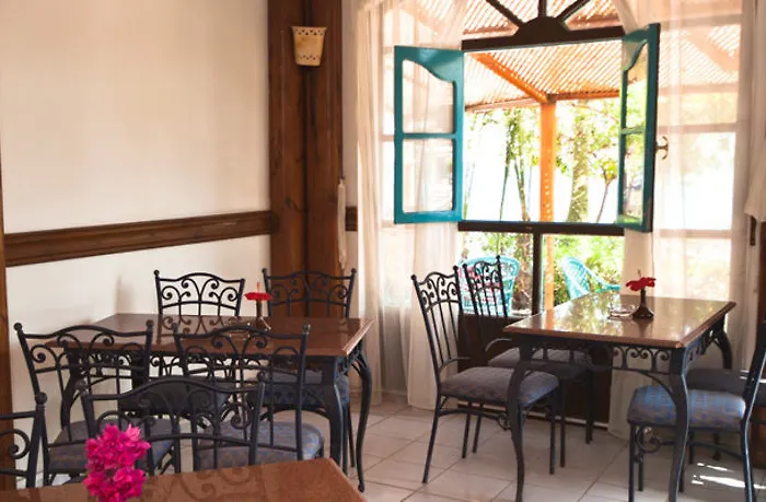 Bella Vista Families And Couples Only 4* Хургада